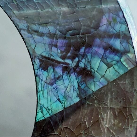 Iridescent Shell fragment vintage bangle bracelet - Picture 6 of 10